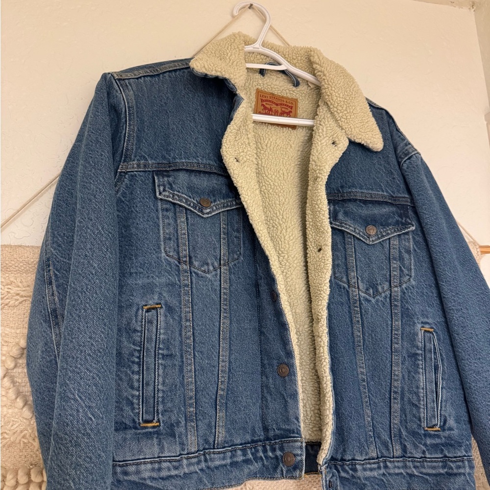 Levi’s Sherpa Denim Jacket - Picture 3 of 3